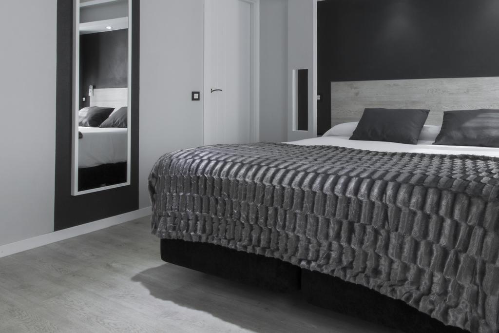 Hostal Overnight Madrid Exterior photo